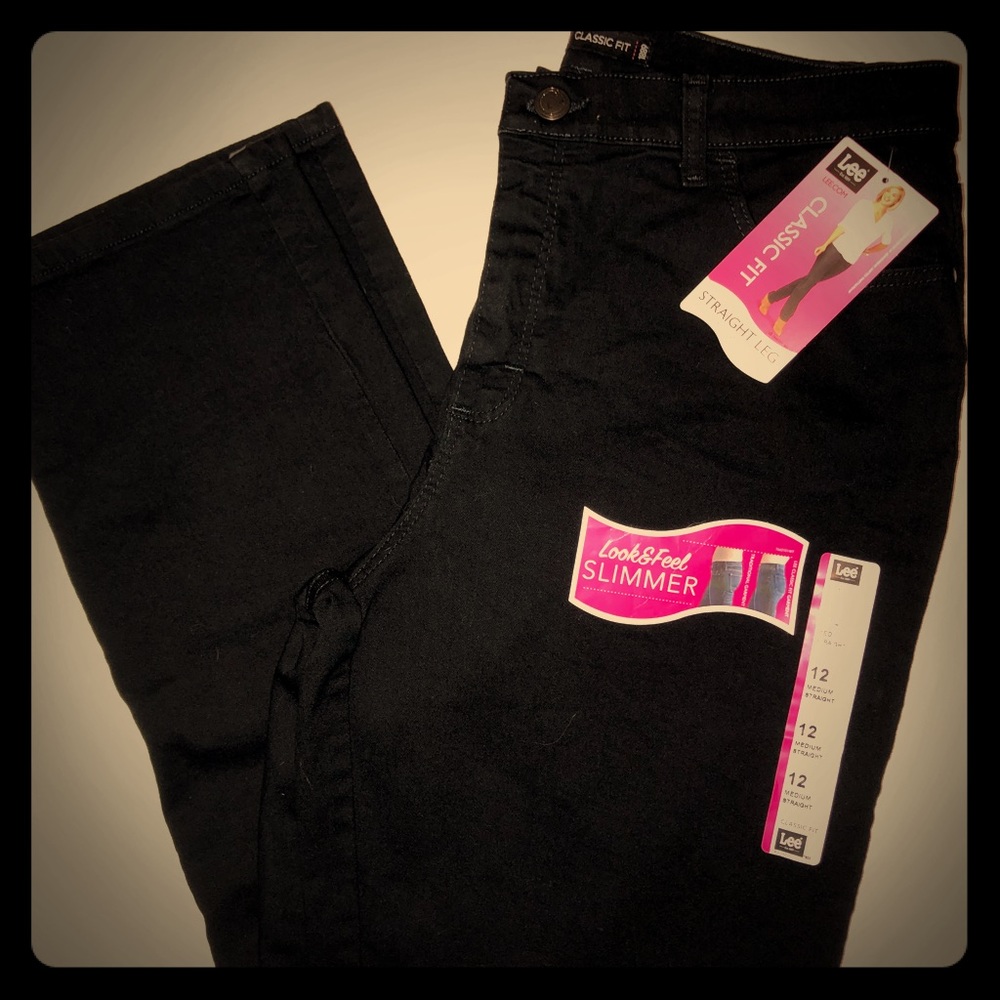NWT Lee Classic Fit Straight Leg Women’s Jeans 12